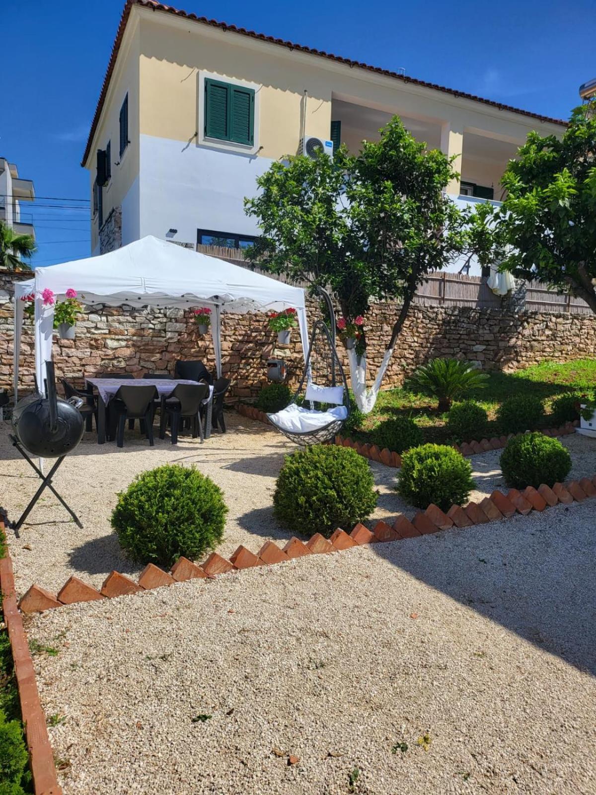 Vila Ademi Ksamil Bagian luar foto