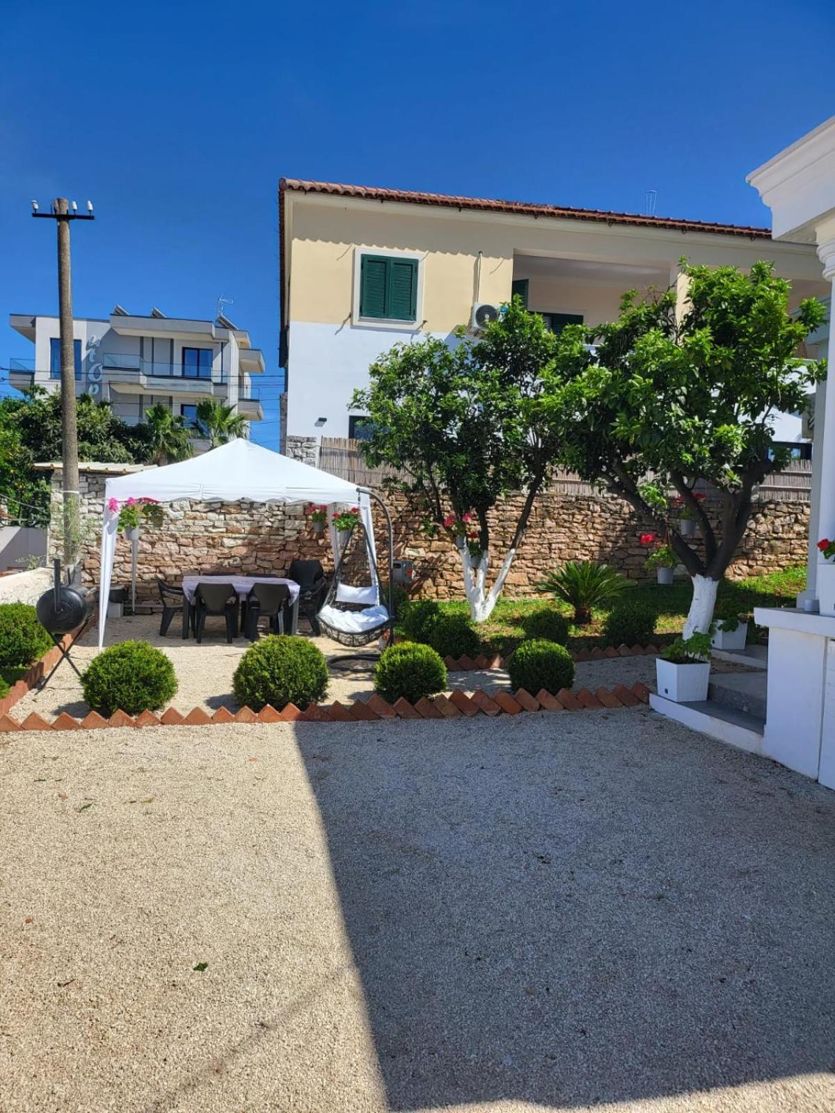 Vila Ademi Ksamil Bagian luar foto